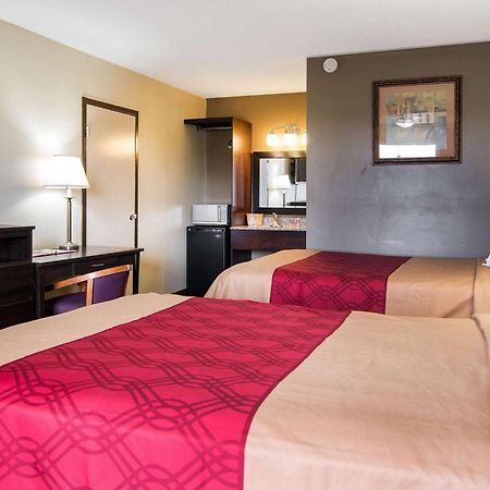 Econo Lodge Selma Buitenkant foto