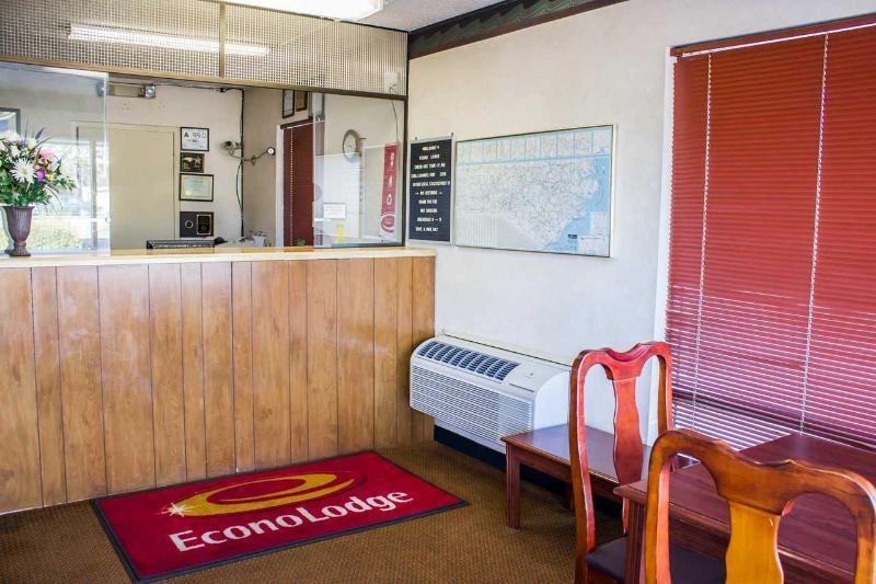 Econo Lodge Selma Buitenkant foto