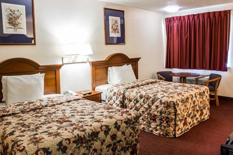Econo Lodge Selma Buitenkant foto