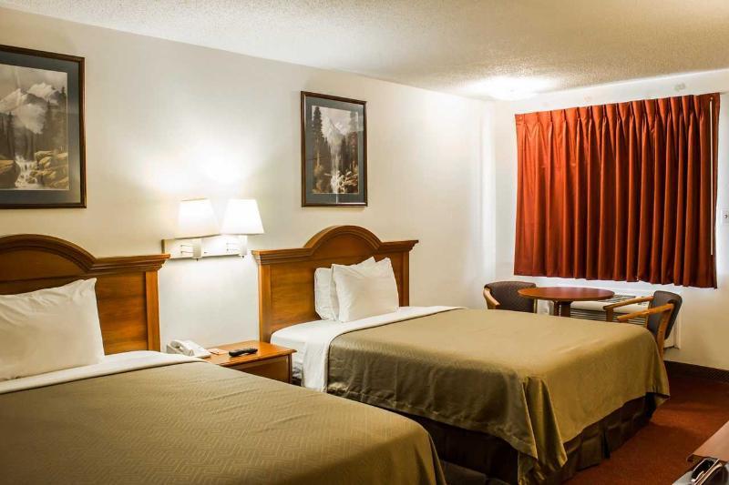 Econo Lodge Selma Buitenkant foto