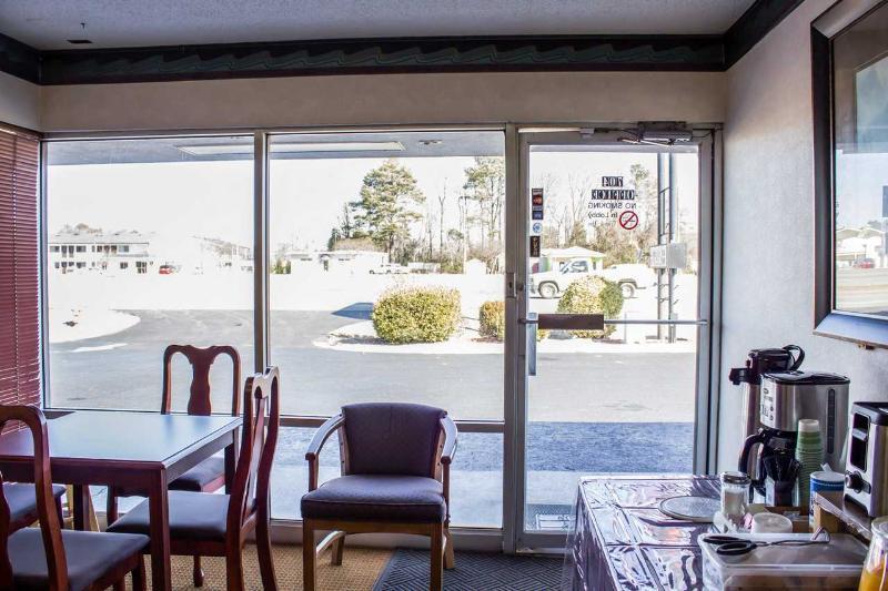 Econo Lodge Selma Buitenkant foto